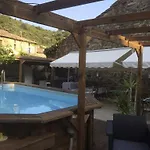 Chez Les Amis Guest house