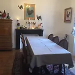 Chez Les Amis Saint-Nazaire-de-Ladarez