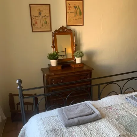 Guest house Chez Les Amis Saint-Nazaire-de-Ladarez