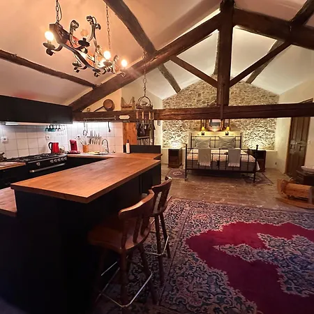 Chez Les Amis Guest house 3*