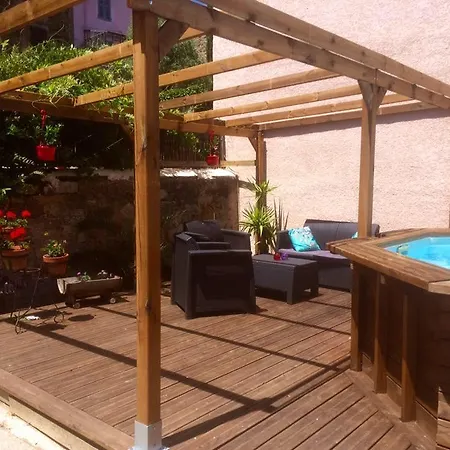 Chez Les Amis ゲストハウス 3*