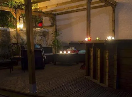 ゲストハウス Chez Les Amis