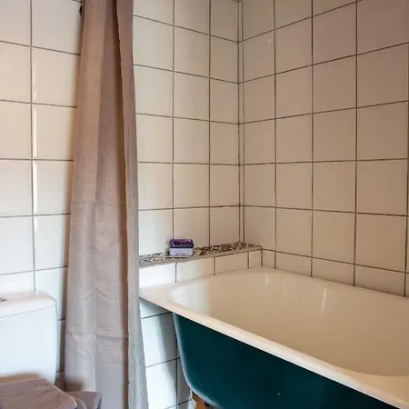 Chez Les Amis Pensionat Saint-Nazaire-de-Ladarez