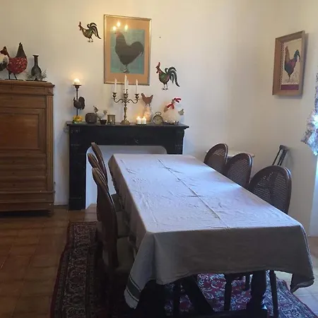 Chez Les Amis Saint-Nazaire-de-Ladarez